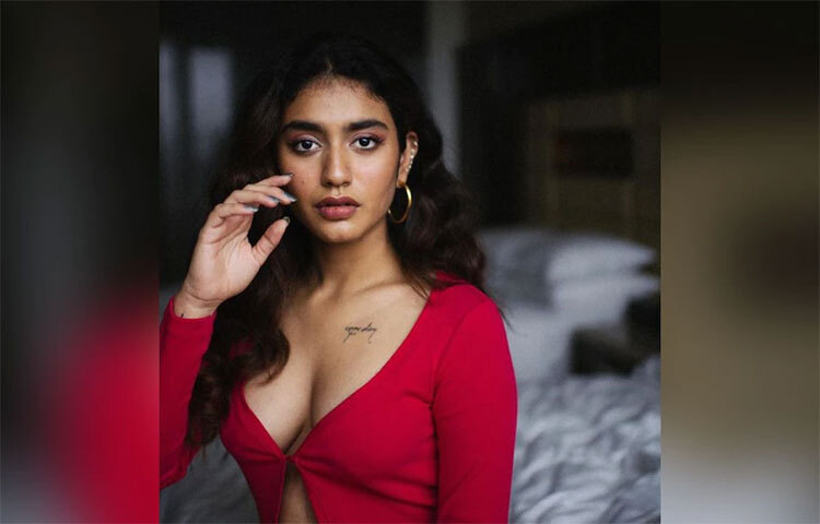 ভীষণ সুন্দর লাগছে প্রিয়াকে, দারুণ আর্কষণীয়ও বটে। ছবিগুলো ফটোগ্রাফার ভরত রাওয়াইল শ্যুট করেছেন এবং তিনি তার সোশ্যাল মিডিয়া অ্যাকাউন্টে অভিনেত্রীর ছবিও শেয়ার করেছেন। ছবি: সংগৃহীত