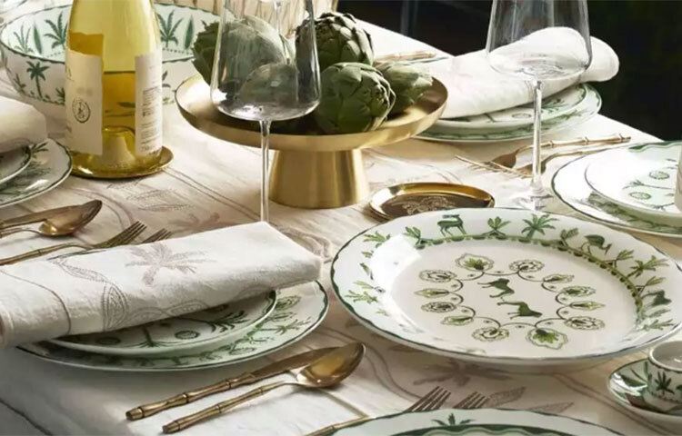 ডাইনিং টেবিলকে আরও সুন্দর করে সাজানোর জন্য নতুন ডিজাইনের কাপ, প্লেট, বাটি থেকে শুরু করে টেবিল ক্লথ, বিভিন্ন আকারের রানার, মুখ মোছার ন্যাপকিন, কোস্টারসহ আরও অনেক সামগ্রী রয়েছে ‘সোনা হোম’-এ। ছবি: সংগৃহীত