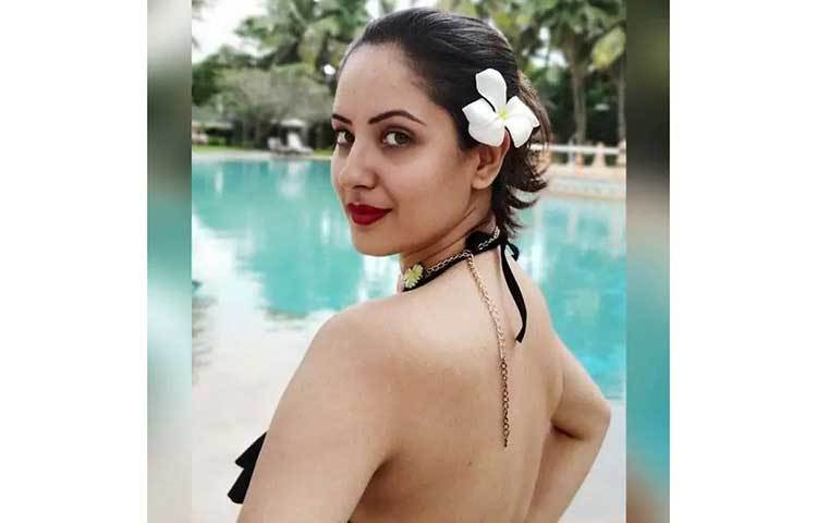 ভারতের গোয়ায় ছুটি কাটাচ্ছেন অভিনেত্রী পূজা বন্দ্যোপাধ্যায়।