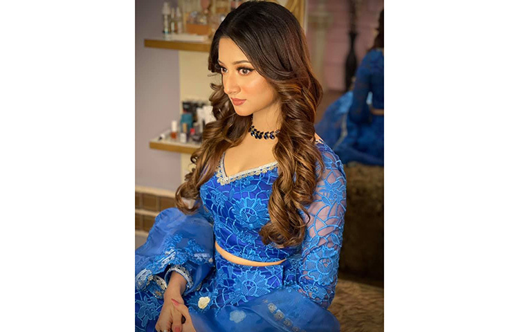 দর্শকদের ভালোবাসায় শোবিজ ভুবনে পথ চলতে চান পূজা। ছবি: ফেসবুক