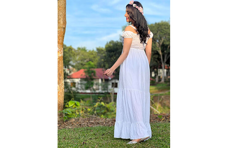 হাস্যোজ্জ্বল পূজা চেরি। ছবি: ফেসবুক