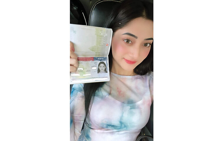 যুক্তরাষ্ট্রের ভিসা পেয়েছেন অভিনেত্রী পূজা চেরি। আজ ফেসবুকে ভিসা প্রাপ্তির ছবি তিনি প্রকাশ করেছেন। ছবি: ফেসবুক