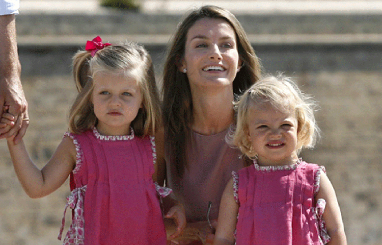 ২০০৫ সালে প্রিন্স ফিলিপ এবং লাতিজিয়ার প্রথম সন্তানের জন্ম হয়। নাম রাখা হয় লিওনর। সন্তানের জন্ম উপলক্ষে এই নামে যতজন স্পেনীয় রয়েছেন, ওই দিন তাদের সমস্ত ফ্লাইট বিনামূল্যে করার ঘোষণা করেন প্রিন্স ফিলিপ।