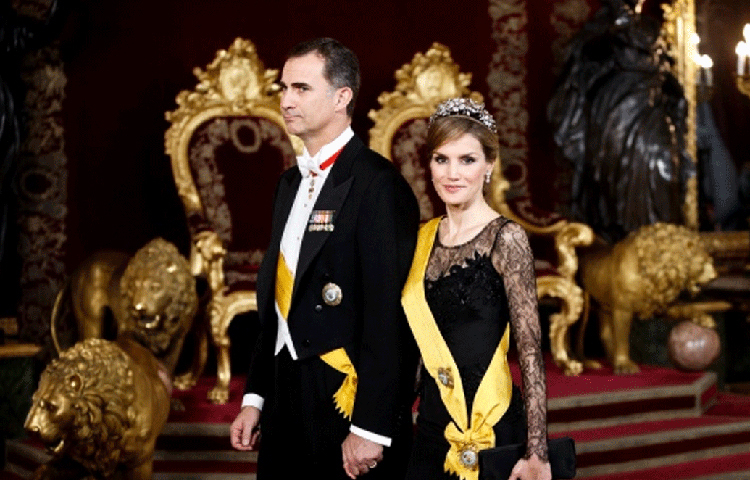 ২০১৪ সালে ১৯ জুন রাজা জুয়ান কার্লোসের মৃত্যুর পর ফিলিপ এবং লাতিজিয়া স্পেনের রাজা এবং রানি হন।