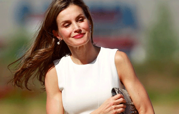 তখনও তারা জানতেন না যে, তাদের সম্পর্ক একদিন পরিণতি পাবে। পরবর্তী এক বছরের মধ্যে দু’জনের মধ্যে ঘনিষ্ঠতা ভীষণ বেড়ে যায়। ২০০৩ সালে তারা একসঙ্গে ছুটিও কাটান।