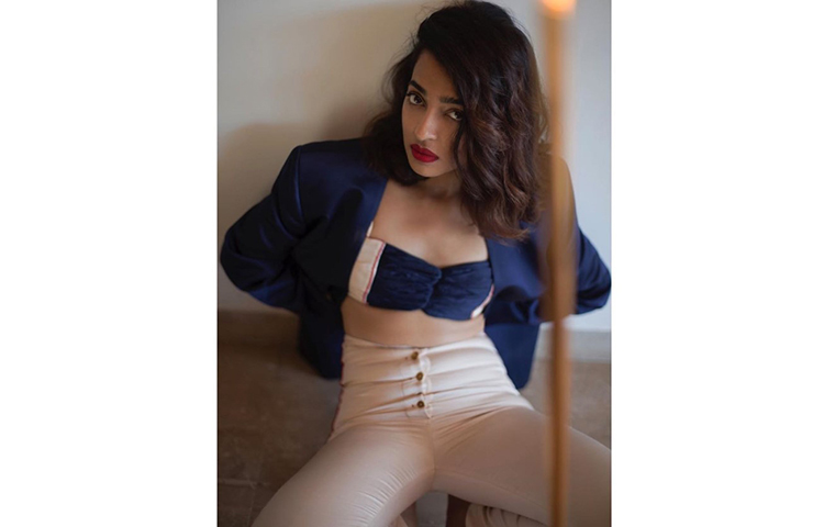 রাধিকা হিন্দি, বাংলা, মারাঠি, তেলেগু, তামিল এবং মালায়মাম ভাষার চলচ্চিত্রে অভিনয় করেছেন।