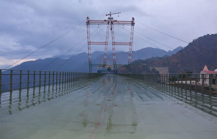 এই সেতুর কাজ সাম্প্রতিক সময়ে ভারতের যে কোনো রেল প্রকল্পে সবচেয়ে বড় সিভিল-ইঞ্জিনিয়ারিং চ্যালেঞ্জ বলে মনে করা হচ্ছে। ছবি: সংগৃহীত