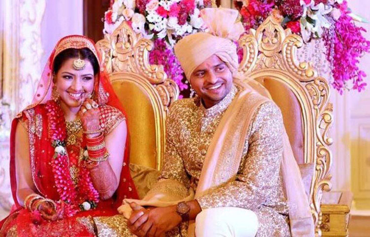 টুন্ডে কাবাবের পাশাপাশি লখনউয়ের বিখ্যাত গলহৌটি কাবাব, মাটন বিরিয়ানি, মাটন কোর্মা ছিল সুরেশ-প্রিয়াঙ্কার বিয়ের ভোজের অন্যতম আকর্ষণ।