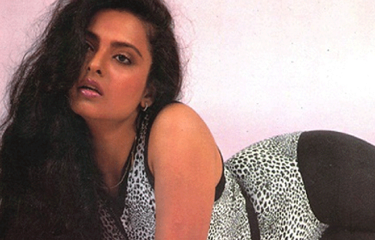 কিন্তু বর্তমানে তিনি সেভাবে কোনো ছবি করেন না। ২০১৫ সালে ‘শামিতাভ’ ছবিতে তাকে শেষ বার দেখা গিয়েছিল। তাকে বর্তমানে শুধুমাত্র বিভিন্ন অ্যাওয়ার্ড অনুষ্ঠানে এবং হাই-প্রোফাইল পার্টিতে দেখা যায়।