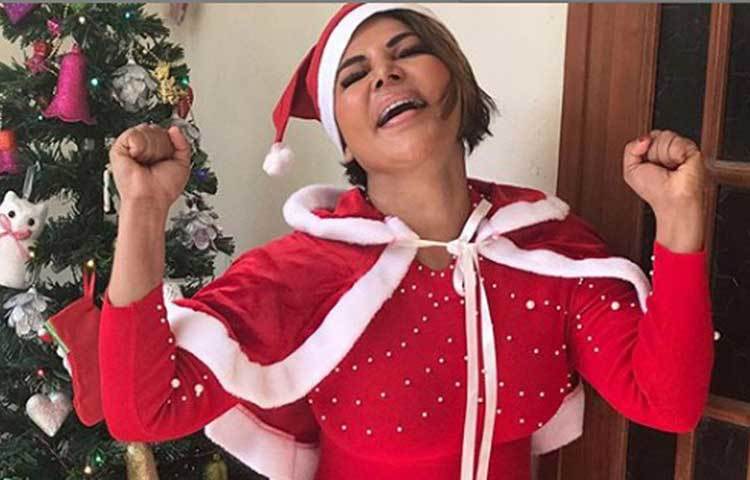 সম্প্রতি ইনস্টাগ্রামে একটি বাচ্চা মেয়ের ছবি-ভিডিও প্রকাশ করে তাকে নিজের মেয়ে বলে দাবি করে বসলেন! ইনস্টাগ্রামে তিনি ছবির ক্যাপশনে লিখেছেন ‘মিনি মি’।