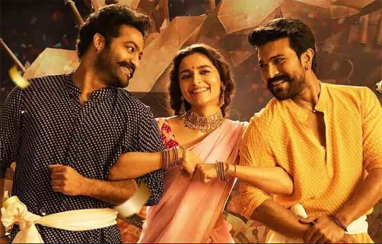 রাজামৌলীর ছবিতে রামচরণ, জুনিয়র এনটিআর ছাড়াও স্বল্প সময়ের জন্য দেখা গিয়েছেন আলিয়া ভাট এবং অজয় দেবগণকে। ছবি: সংগৃহীত