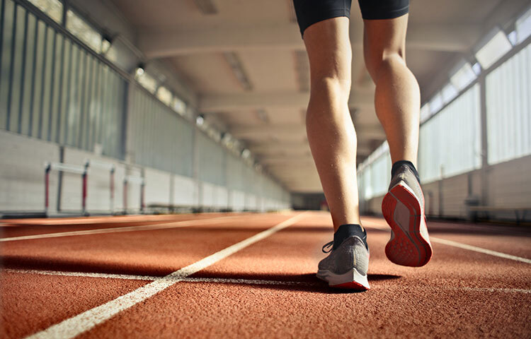 প্রতিদিন যারা ব্যায়াম করে থাকেন তারা রোজায় ব্যায়ামের মাত্রা কিছুটা কমিয়ে সকালে ব্যায়াম না করে ইফতারের কিছুক্ষণ পর আধা ঘণ্টা করতে পারেন। রাতে বা সেহরির সময় নিয়মিত হাঁটাচলা করা ভালো। ছবি: সংগৃহীত