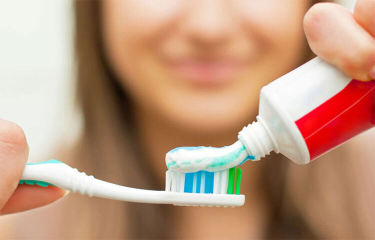 ঘুমানোর আগে ও সেহরির পরে অবশ্যই দাঁত ব্রাশ করতে ভুলবেন না। রোজা রাখা অবস্থায় সকালে ব্যায়াম না করে ইফতারের পর ব্যায়াম করুন। খাওয়ার আগে অবশ্যই হাত ধুতে ভুলবেন না। দিনে গরমের সময়ে ঠান্ডা ও ছায়াযুক্ত স্থানে থাকা উচিত। ছবি: সংগৃহীত