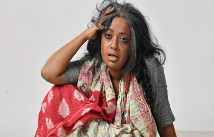 ঈশিকা বলেন, রানু মণ্ডলের জীবনের কাহিনির জন্যই আমি এই ছবিটি করতে রাজি হয়েছি। আগামী নভেম্বর থেকে শুরু হবে ছবির শুটিং। সব ঠিক থাকলে আগামী বছর মার্চ এপ্রিলে মুক্তি পেতে চলেছে এ ছবিটি। ছবি: সংগৃহীত