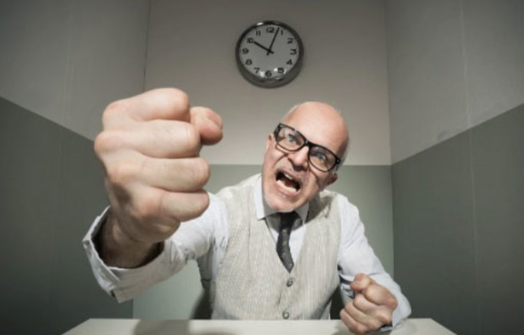 মেষ রাশি: রেগে গেলে মেষের জাতক-জাতিকা যেন বলে, ‘তোকে মেরে ফেলব বা খুন করে ফেলব’।