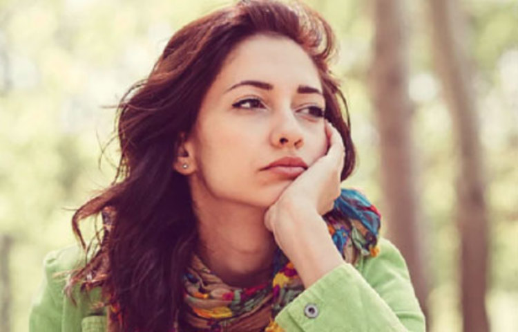 তুলা রাশি: তুলা রাশির জাতক-জাতিকারা সহজে রাগে না। তবে ক্ষেত্র বিশেষে তুলার জাতক এবং জাতিকার মধ্যে জাতিকারা রেগে গেলে হঠাৎ করে ঘরে ঢুকে সশব্দে দরজা বন্ধ করে বাড়ির লোকের দৃষ্টি আকর্ষণ করে থাকে।