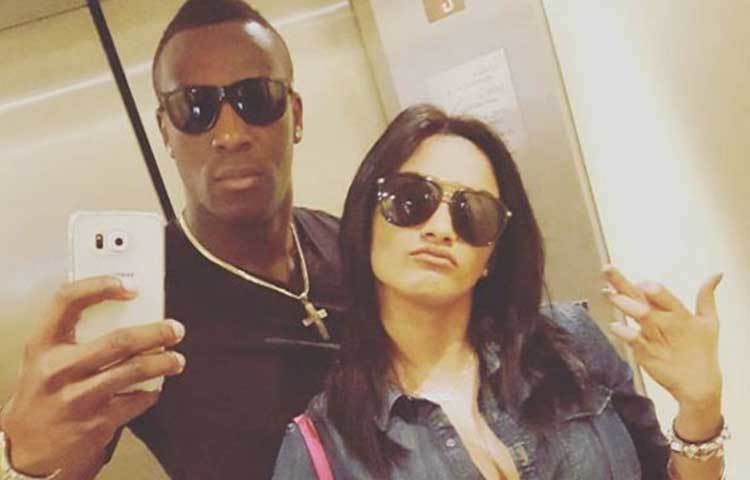 লরা পেশায় মডেল ও ডিজাইনার। তার সঙ্গে রাসেলের বন্ধুত্ব দীর্ঘদিনের।