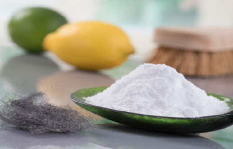 রাতে ঘরের বিভিন্ন জায়গায় যথেষ্ট পরিমাণে বেকিং সোডা ছড়িয়ে রাখুন। সকালে ঝেঁড়ে ফেলে দেবেন। ইঁদুর আর ওমুখো হবে না!