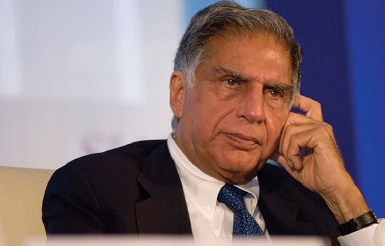 ভারতের টাটা গ্রুপের বৃহৎ সাম্রাজ্য রতন টাটার হাতে। এসব সামলাতে গিয়েই বার্ধক্য পার হয়ে গিয়েছে। পার করে ফেলেছেন গিয়েছেন জীবনের ৮৪টি বসস্ত। এতদিন পর একাকিত্ব নিয়ে কথা বলেছেন তিনি। ছবি: সংগৃহীত