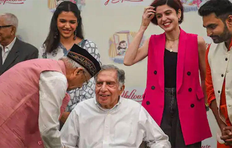 ওই স্টার্টআপ সংস্থার পাশে দাঁড়িয়েছেন রতন টাটা। তাতে মোটা অর্থসাহায্য করেছেন তিনি। রুপির অংক কত, তা যদিও প্রকাশ করা হয়নি। তবে সংস্থার উদ্বোধনে সম্প্রতি হাজির ছিলেন তিনি। সেখানেই একাকিত্ব নিয়ে মুখ খোলেন। ছবি: সংগৃহীত