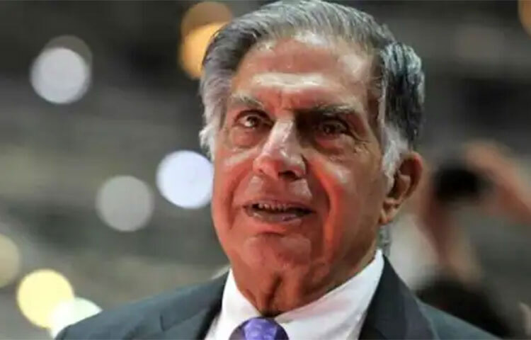 ওই অনুষ্ঠানে রতন টাটা বলেন, ‘সঙ্গীকে পাশে পাওয়ার আশায় একা দীর্ঘ সময় না কাটিয়ে দিলে একাকীত্ব কী, তা বোঝা যায় না। বয়স বেড়ে যাওয়া নিয়ে সমস্যা নেই। কিন্তু বয়স বাড়লে বোঝা যায় দুনিয়াটা বড্ড কঠিন।’ ছবি: সংগৃহীত