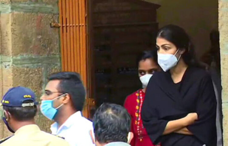 মাদক-মামলায় জামিন পেলেন রিয়া চক্রবর্তী। একমাস পর পেলেন জামিন।