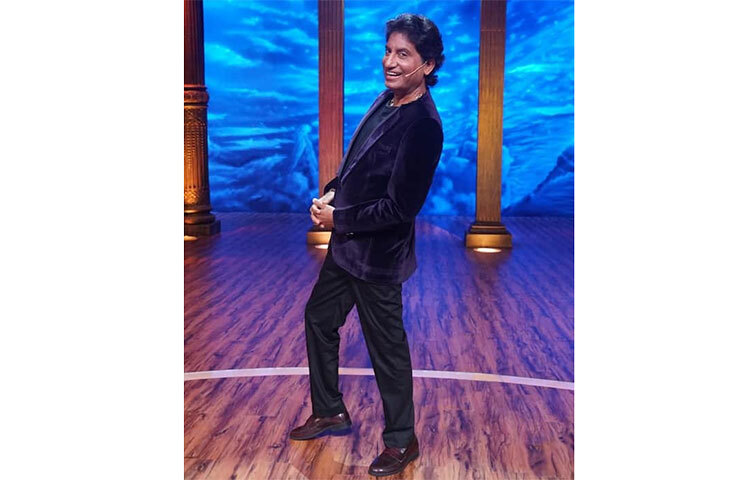 বলিউডে খুব ছোট ছোট চরিত্রে অভিনয় করেই ক্যারিয়ার শুরু করেছিলেন রাজু। পরিবারের কেউ অভিনয় জগতের সঙ্গে যুক্ত ছিলেন না। আর তাই, সোনার চামচ মুখে দিয়ে রাজুর জন্ম হয়নি একেবারেই। ছবি: সংগৃহীত
