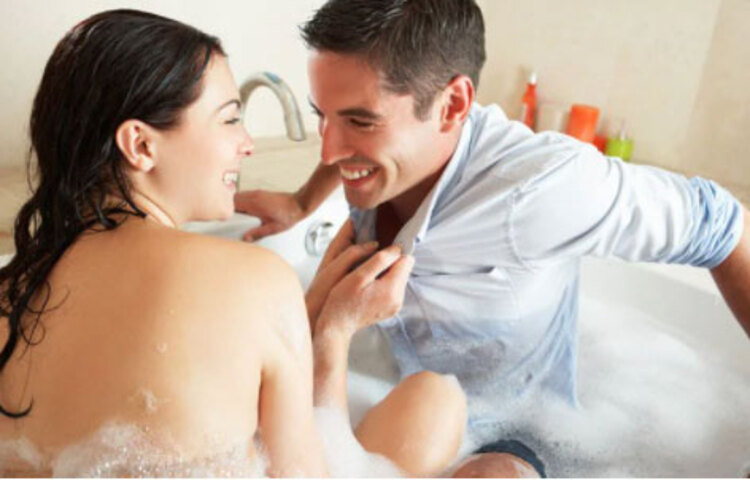 মনের কথা মনে চেপে গুমরে মরবেন না। চুপ থাকাটা কোনো সমাধান নয়। বরং মনের মধ্যে জমে থাকা কালো মেঘ সরিয়ে দিন আর মুখোমুখি কথা বলুন। দেখবেন ঝলমলে রোদ উঠেছে আপনাদের সম্পর্কে।