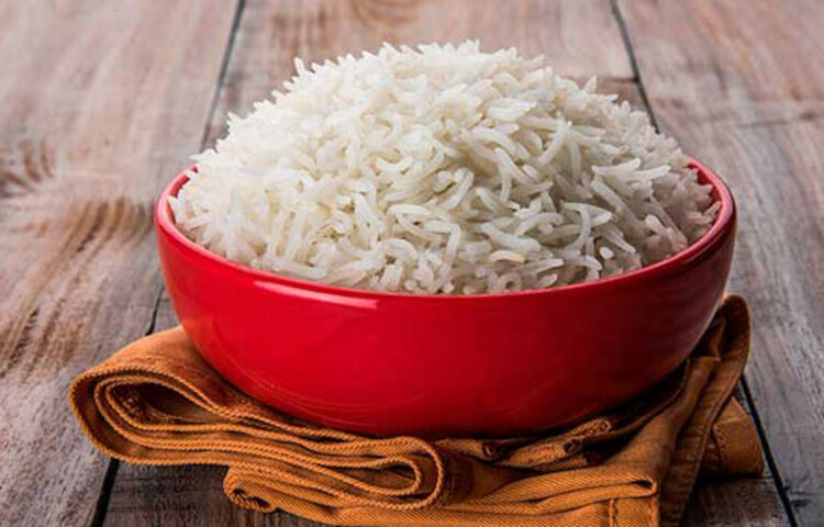 চালের পরিমাণ বেশি হলে, সেটা মোটা প্লাস্টিকের ব্যাগে ভরে রাখুন।