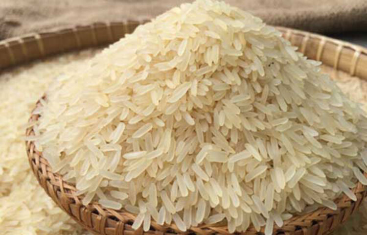 ঠান্ডা জায়গায় রাখুন চালের পাত্র। নতুন করে চাল ভরার আগে পাত্রটি ধুয়ে পরিষ্কার করে আবার চাল ঢালুন। পাত্রের আশপাশে কিটনাশক ব্যবহার করতে পারেন ঠান্ডা জায়গায় রাখুন চালের পাত্র। নতুন করে চাল ভরার আগে পাত্রটি ধুয়ে পরিষ্কার করে আবার চাল ঢালুন। পাত্রের আশপাশে কিটনাশক ব্যবহার করতে পারেন।