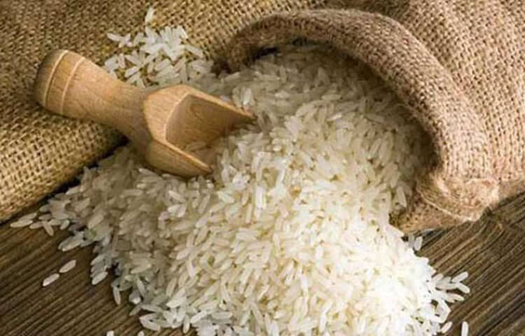 তারপরও যদি চালে পোকা হয়, তাহলে চাল ৪ থেকে ৫ দিন কৌটো করে ফ্রিজে রেখে দিন। দেখবেন সব পোকা মরে গিয়েছে।