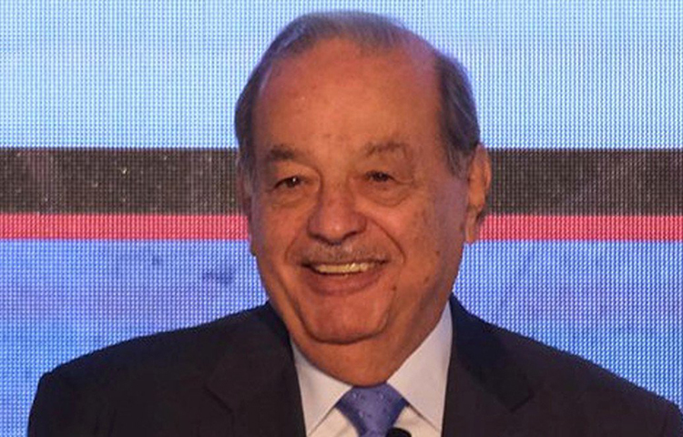 ফোর্বসের তালিকার অষ্টম স্থানে আছেন গ্রুপো কার্সোর মালিক শিল্পপতি কার্লোস ¯িøম হেলু এবং তার পরিবার।