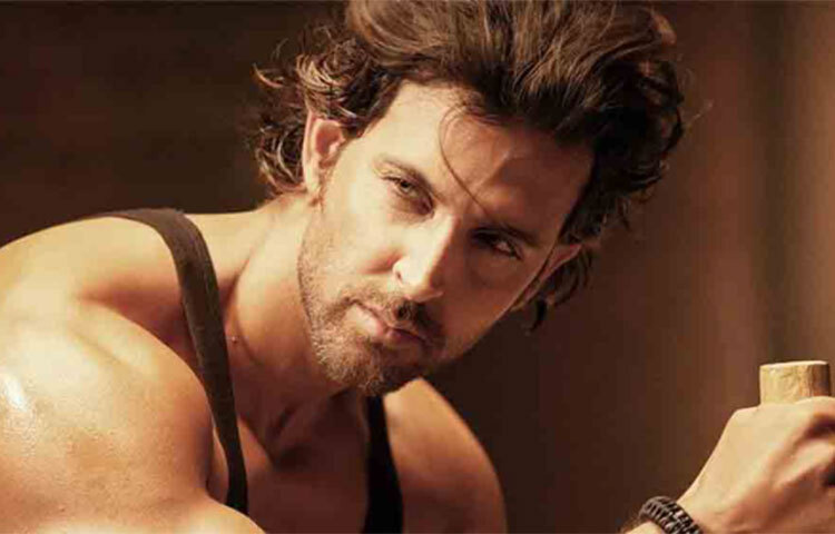 ২০০২ সালে অস্কারের দৌড়ে পৌঁছে গিয়েছিল ‘লগান’। সেরা বিদেশি ছবি বিভাগে মনোনীতও হয়েছিল। যদিও শেষমেশ শিকে ছেঁড়েনি। তবে বক্স অফিসের সাফল্যে আমিরের ক্যারিয়ার অন্য উচ্চতায় পৌঁছে গিয়েছিল। তা থেকে বঞ্চিত হয়েছিলেন হৃতিক। শোনা যায়, ‘লগান’-এর চিত্রনাট্যে বিশেষ আস্থা রাখতে পারেননি বলেই নাকি সে আশুতোষকে ‘না’ বলে দেন হৃতিক। কে জানে, পরে নিশ্চয়ই হাত কামড়েছিলেন তিনি! ছবি: সংগৃহীত