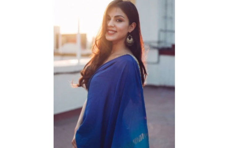 আপনার কি প্রথমদিন থেকেই মনে হয়েছিল যে সুশান্ত আত্মহত্যা করেছেন? কী দেখে মনে হল? যদি তা মনে না হয়, তাহলে আপনি পুলিশ স্টেশনে গিয়ে কেন অভিযোগ করলেন না? ঘটনার কিছুদিন পর কেন সিবিআই তদন্ত চাইলেন? আপনার কোনও লিখিত অভিযোগ আছে? আপনার অভিযোগ না করার কারণ কি এমন হতে পারে যে আপনি সুশান্তকে শারীরিক ও মানসিক কষ্ট দিয়েছিলেন? আপনি থাকাকালীন সুশান্ত কীভাবে অবসাদে গেলেন?