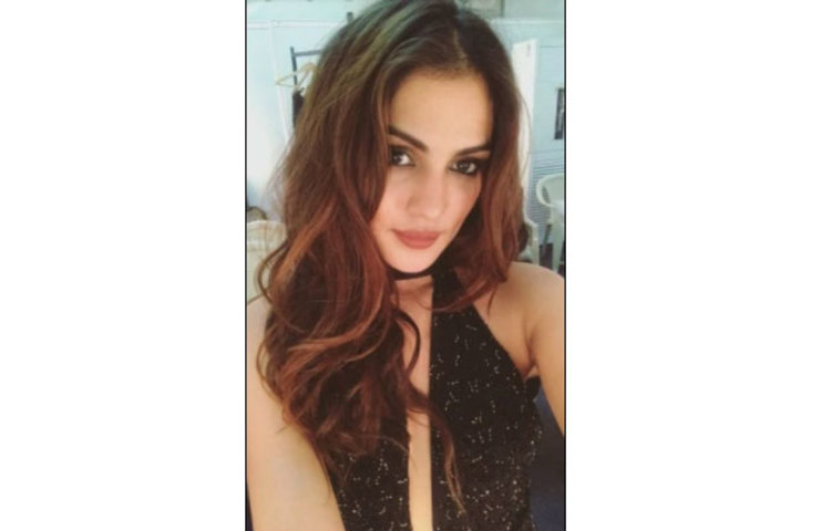 আপনার মোবাইল চ্যাটে যে মাদকের রয়েছে, তার পিছনের সত্যিটা কী? সুশান্তকে যদি ভালইবাসতেন, তাহলে তার পরিবারের প্রতি বিদ্বেষ কেন?