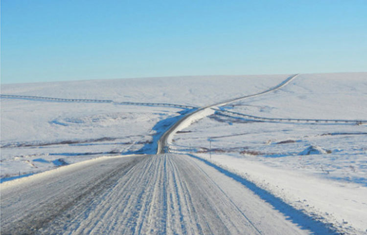 ডাল্টন হাইওয়ে: এই রাস্তাটি আলাস্কার জনশূন্য এলাকায় অবস্থিত। এই রাস্তা পার হতে গিয়ে এ যাবৎ অনেক মানুষ প্রাণ হারিয়েছে।
