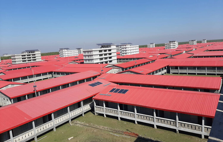 রোহিঙ্গাদের বসবাসের জন্য নির্মিত ঘর। ছবি: সিরাজুজ্জামান