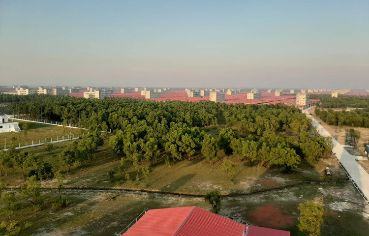 এক ঝলকে ভাসানচর। ছবি: সিরাজুজ্জামান