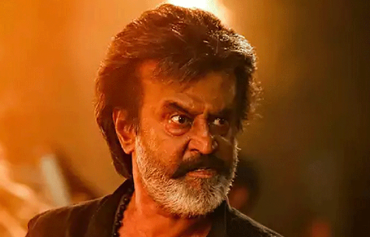 ‘থালাইভা’ রজনীকান্তের জন্ম ১৯৫০ সালে ব্যাঙ্গালুরুর এক মরাঠি পরিবারে। মা সারাদিন সংসারের কাজকর্ম নিয়েই ব্যস্ত থাকতেন। আর বাবা রামোজি রাও ছিলেন পুলিশের কনস্টেবল।