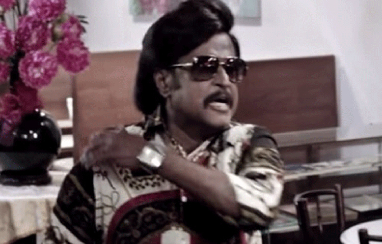 এ সব কাজ করাকালীনও মাঝে মধ্যেই বিভিন্ন পৌরাণিক চরিত্রে অভিনয় করতেন রজনীকান্ত। তবে অভিনয়ে জনপ্রিয় হওয়ার আগে বাস কন্ডাক্টর হিসাবেও ভীষণ জনপ্রিয় হয়ে উঠেছিলেন তিনি।