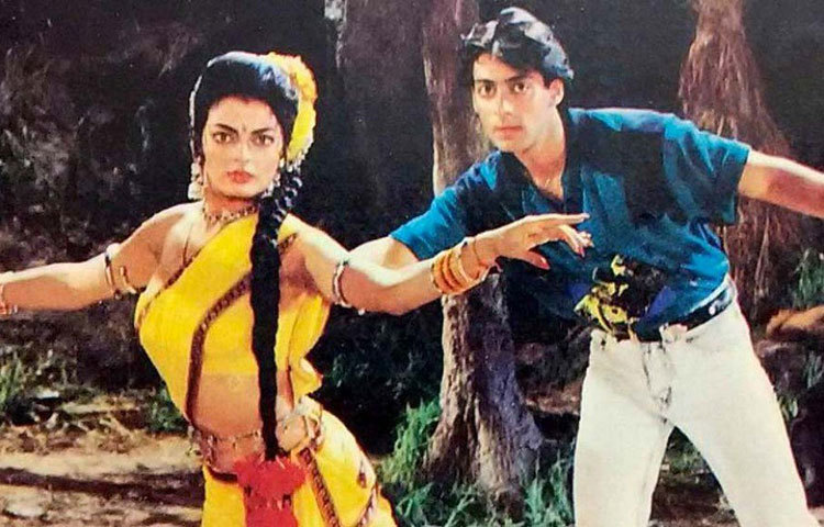 ‘সূর্যবংশী’ ছবিতে সলমনের বিপরীতে ছিলেন শিবা। তিনি ছিলেন টেলিভিশনের পরিচিত নায়িকা। তার প্রথম ছবি ছিল ‘সূর্যবংশী’। কিন্তু এই ছবিতে সালমানের জাদু কাজ করেনি। আর শিবার নাম তো আলোচিতই হয়নি।