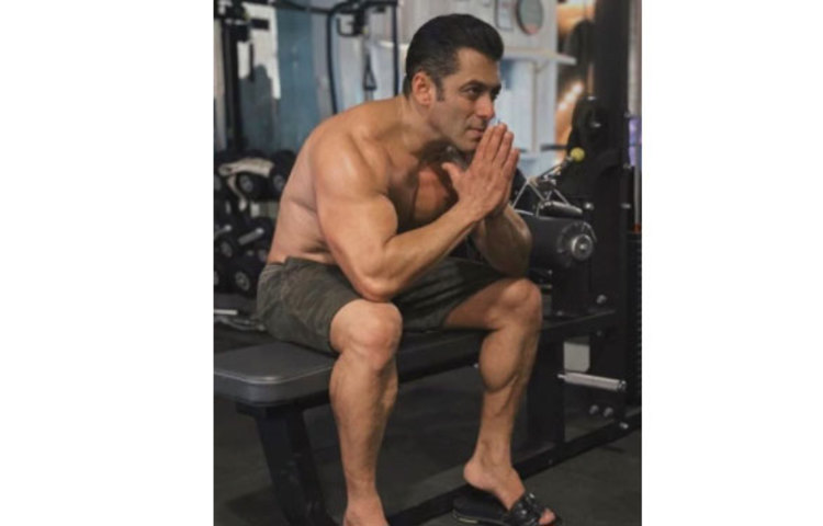 চলতি বছরের শুরু থেকে অর্থাৎ জানুয়ারি মাস থেকে মুম্বাইয়ের বিষ্ণই গ্যাঙের সঙ্গে যোগাযোগ রাখছিল রাহুল। নির্দিষ্ট সময়ে সুযোগ বুঝে সালমানকে উড়িয়ে দেয়া হবে বলেও ছিল পরিকল্পনা।