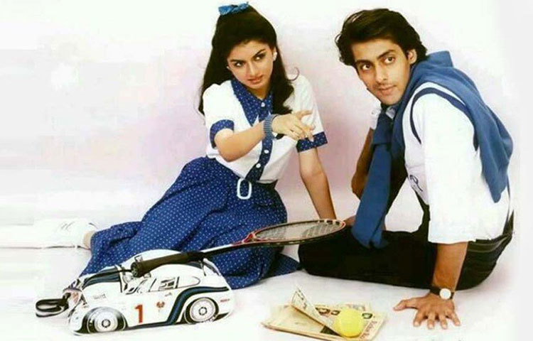 বলিউডের বক্সঅফিস সফল ছবিগুলোর মধ্যে অন্যতম ‘ম্যায়নে প্যায়ার কিয়া’। সুপারডুপার হিট এই ছবির পরে সালমানের ক্যারিয়ার একবারে পাড়ি দেয় লম্বা দূরত্ব। সেইসঙ্গে তারকা-পরিচিতি পান ভাগ্যশ্রীও।