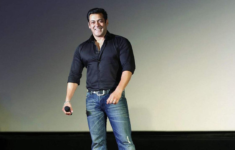 ডিসিপি হেডকোয়ার্টার রাজেশ দুগ্গল জানান, সম্প্রতি ফরিদাবাদের রেশন ডিলার প্রবীণকে খুনের অপরাধে গ্রেফতার করা হয় রাহুলকে। গ্রেফতারির পর জেরার সময়ই প্রকাশ্যে আসে সালমানের খুনের পরিকল্পনা।