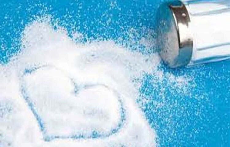 বিশ্ব স্বাস্থ্য সংস্থা বলছে, প্রাপ্তবয়স্কদের জন্য প্রতিদিন ৫ গ্রামের কম লবণ গ্রহণ রক্তচাপ এবং কার্ডিওভাসকুলার রোগ, স্ট্রোক এবং করোনারি হার্ট অ্যাটাকের ঝুঁকি কমাতে সাহায্য করে। ছবি: সংগৃহীত