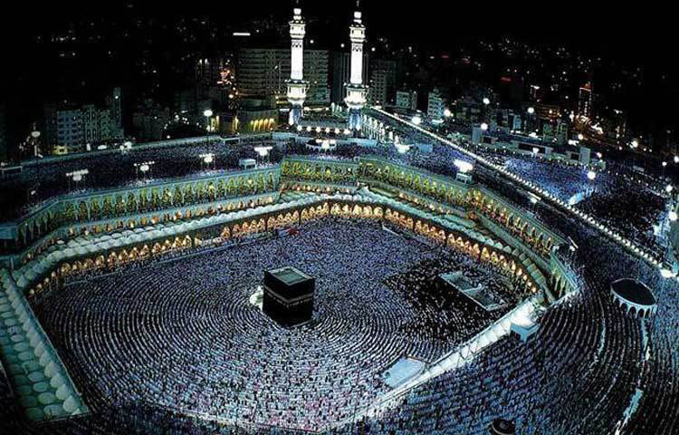 মসজিদুল হারাম, মক্কা, সৌদি আরব: মক্কা নগরীরতে অবস্থিত সবচেয়ে সুন্দর মসজিদ এটি। এটিকে ‘আল্লার ঘর’ও বলা হয়।