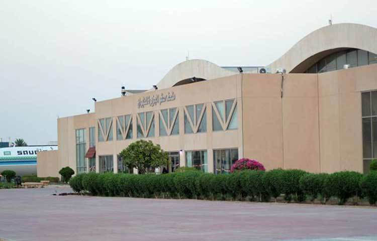 রয়েল এয়ার ফোর্স মিউজিয়াম, রিয়াদ, সৌদি আরব: মনোমুগ্ধকর এই স্থাপনাটি ১৯২০ সালে নির্মাণ করা হয়েছে। এতে সৌদি বিমান বাহিনীর ইতিহাস ও সৌদি আরবের বিভিন্ন ঐতিহাসিক নিদর্শন এখানে প্রদর্শন করা হয়।