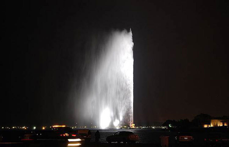 কিংস ফাউন্ডেশন, জেদ্দা, সৌদি আরব: এটিও সৌদি আরবের অন্যতম সৌন্দর্যমণ্ডিত স্থাপনা। এটি লোহিত সাগরে অবস্থিত।