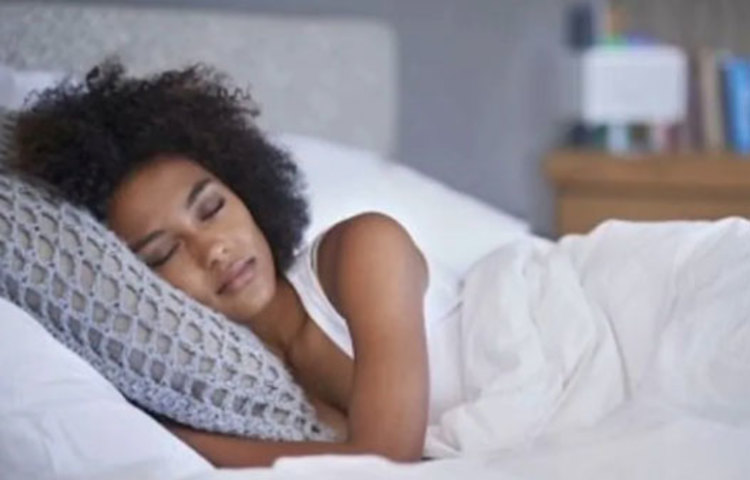 মনোবিদরা বলছেন, কাজের তালিকা তৈরি করে তা ভাবা বা মানসিক প্রস্তুতি নেয়া ধীরে ধীরে স্নায়ুকে শিথিল করে ঘুমে ডুবে যাওয়ার দারুণ টোটকা হতে পারে।