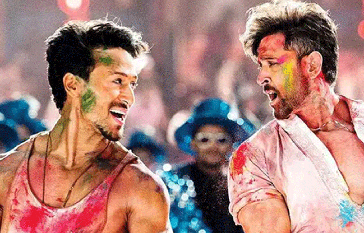 চতুর্থ স্থানে রয়েছেন ‘ওয়ার’ ছবিতে হৃতিকেরসহ অভিনেতা টাইগার স্রফ। এই প্রথম সেক্সি পুরুষের সেরা দশে ঠাঁই পেলেন তিনি।